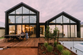 Le Soleil new villa, golf & heated pool, Dunsborough